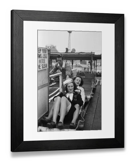Framed Print : Southend Sleigh Ride