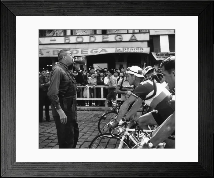 Framed Print : Cyclists Start Framed Print : Cyclists Start
