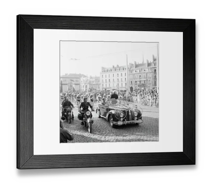 Framed Print : Tour Leader Framed Print : Tour Leader