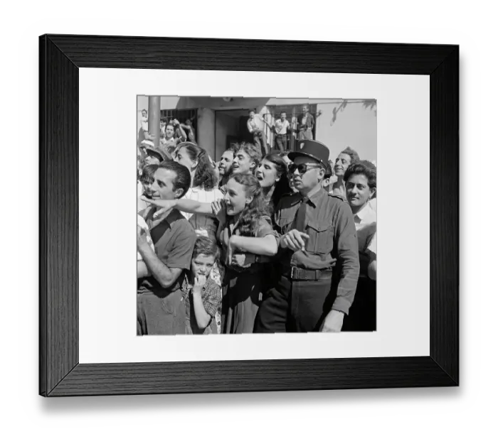 Framed Print : Tour De France Spectators Framed Print : Tour De France Spectators