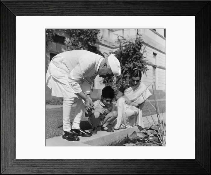 Framed Print : Nehru And Children Framed Print : Nehru And Children