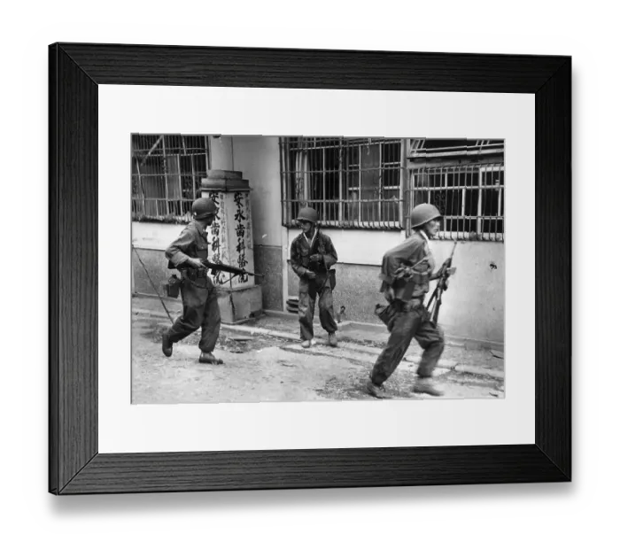 Framed Print : Troops At Inchon Framed Print : Troops At Inchon