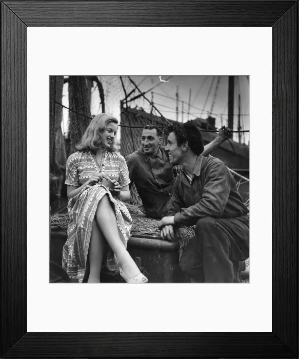 Framed Print : Diana Dors Framed Print : Diana Dors