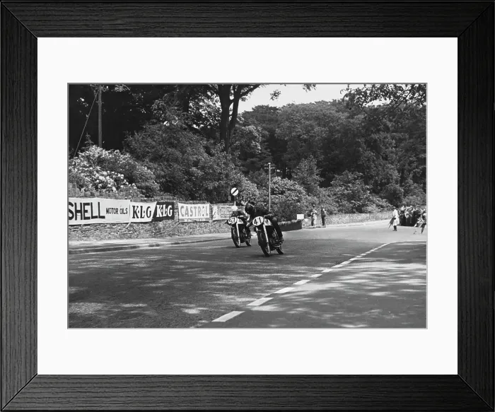 Framed Print : Senior TT Finish Framed Print : Senior TT Finish