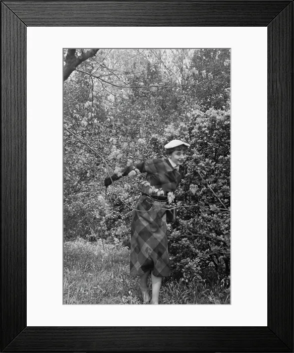 Framed Print : Audrey Hepburn At Kew Gardens Framed Print : Audrey Hepburn At Kew Gardens
