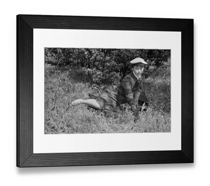 Framed Print : Audrey Hepburn At Kew Gardens Framed Print : Audrey Hepburn At Kew Gardens