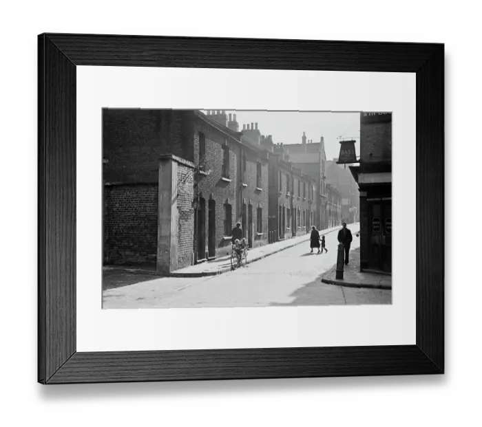 Framed Print : Prusom Street, Wapping Framed Print : Prusom Street, Wapping