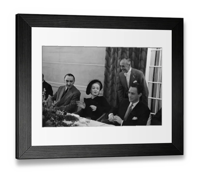 Framed Print : Marlene Dietrich
