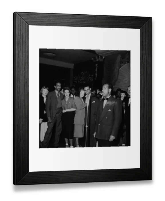 Framed Print : Paramount Crooner Framed Print : Paramount Crooner