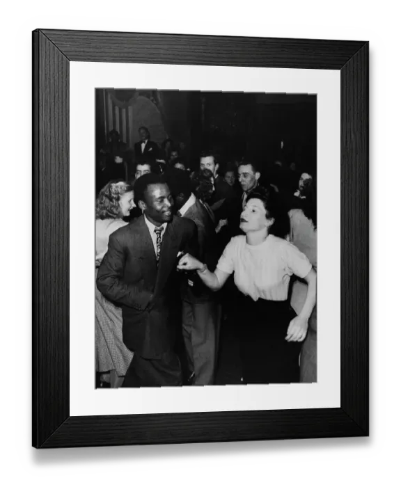 Framed Print : Dancing Delight Framed Print : Dancing Delight