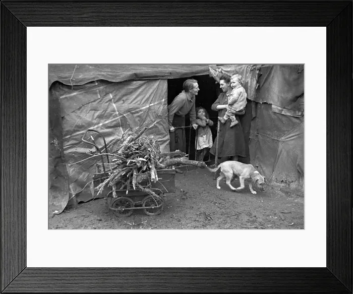 Framed Print : Neighbourly Chat Framed Print : Neighbourly Chat