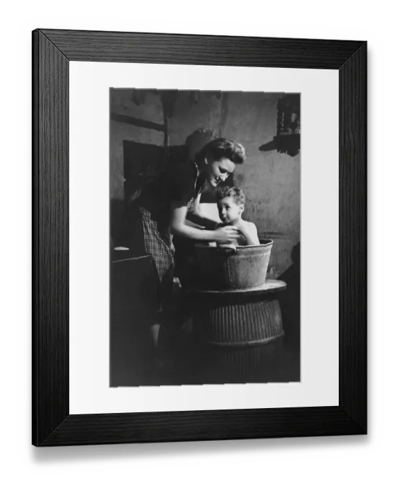 Framed Print : Bathtime In South London Framed Print : Bathtime In South London