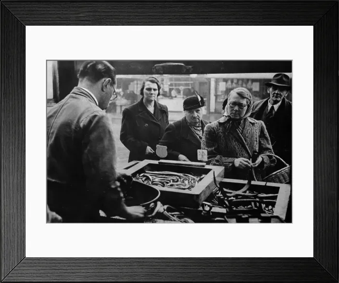 Framed Print : Jellied Eel Stall Framed Print : Jellied Eel Stall