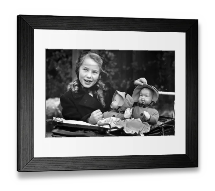 Framed Print : Pretty Yvonne Framed Print : Pretty Yvonne