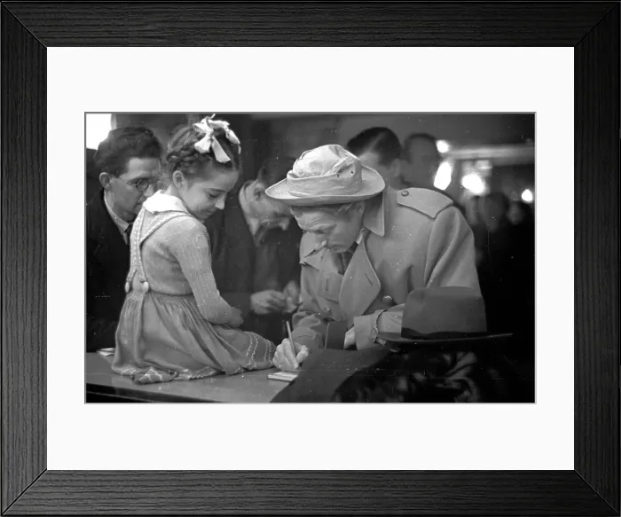Framed Print : With Love. 13th November 1948: American entertainer Danny Kaye Framed Print : With Love. 13th November 1948: American entertainer Danny Kaye