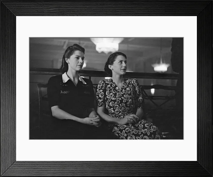 Framed Print : Leicester Women Framed Print : Leicester Women