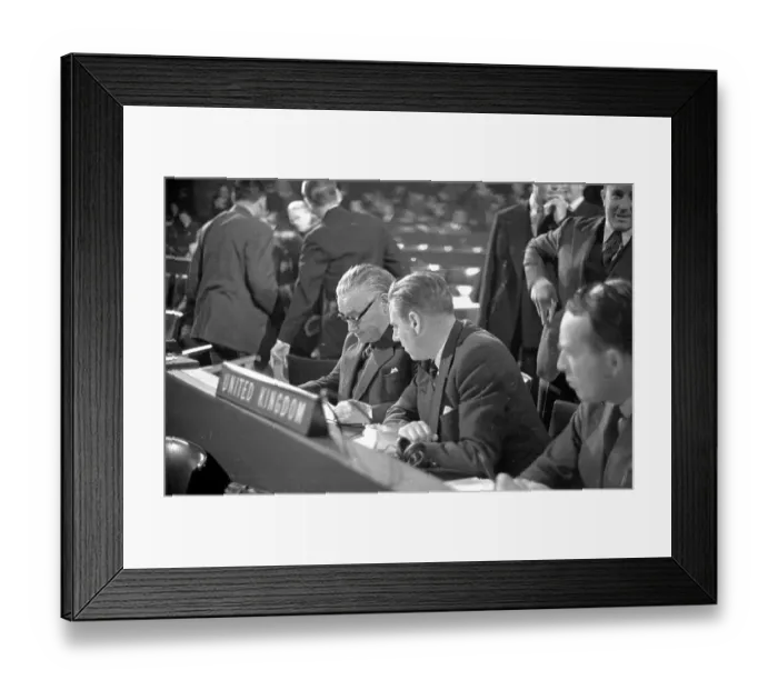 Framed Print : UNO Delegates Framed Print : UNO Delegates