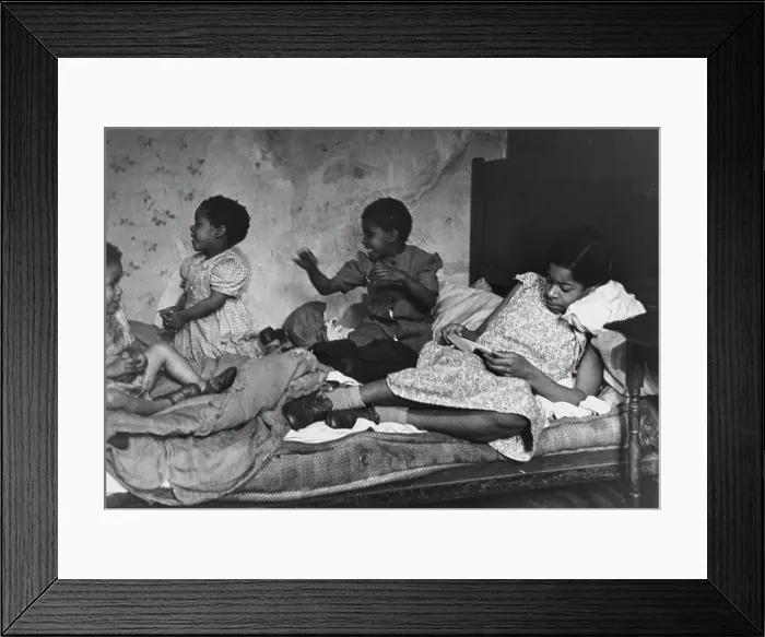 Framed Print : Gorbals Girls Framed Print : Gorbals Girls