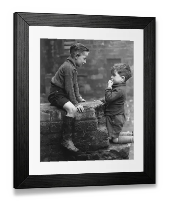 Framed Print : Playmates. 31st January 1948: Two young boys from the Gorbals area of Glasgow