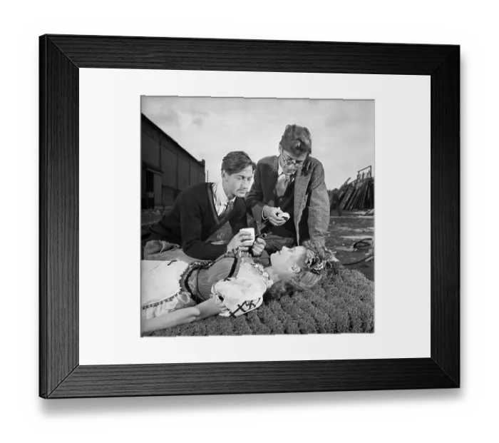 Framed Print : Twins. 23rd November 1946: Film-making twins Roy Boulting Framed Print : Twins. 23rd November 1946: Film-making twins Roy Boulting