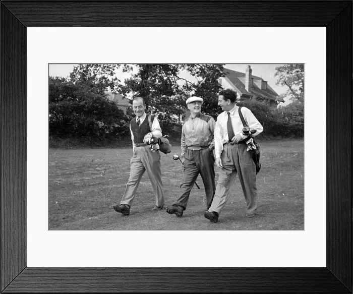 Framed Print : Golfing Sid Framed Print : Golfing Sid