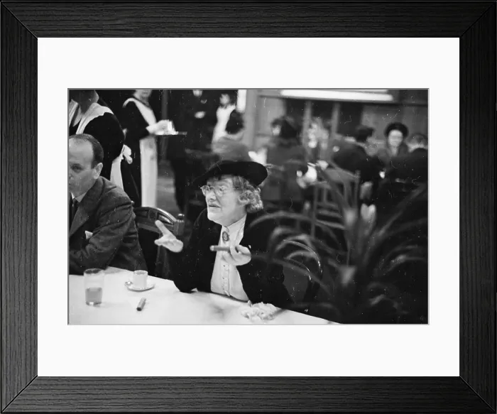 Framed Print : Ada Reeve. 13th February 1943: British actress, Ada Reeve Framed Print : Ada Reeve. 13th February 1943: British actress, Ada Reeve