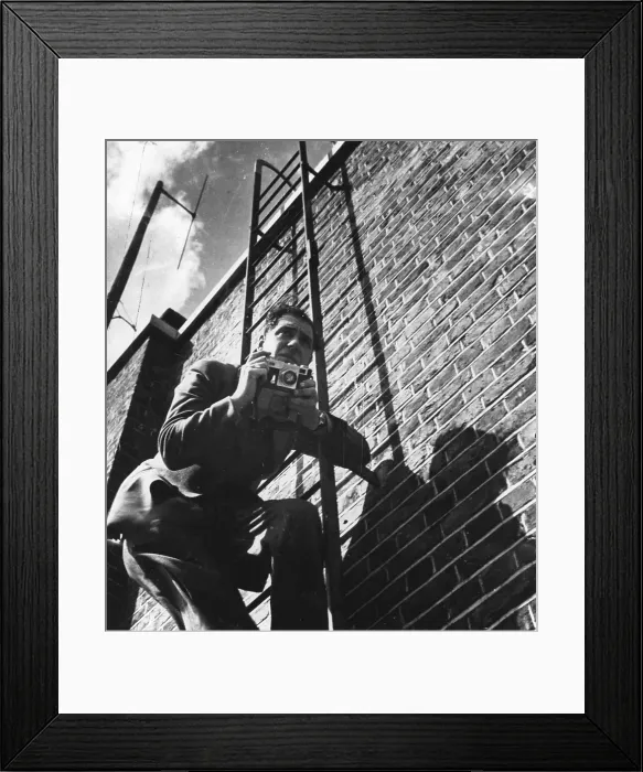 Framed Print : Bert Hardy Framed Print : Bert Hardy