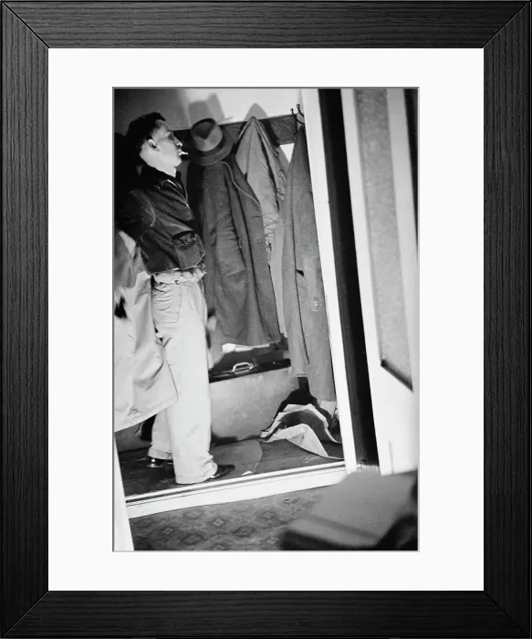 Framed Print : London Husbands Hostel Framed Print : London Husbands Hostel