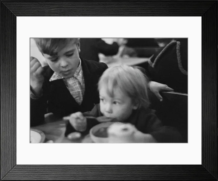 Framed Print : Life in the Lambeth Walk