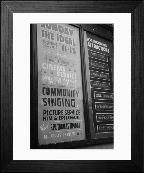 Framed Print : Life in the Lambeth Walk