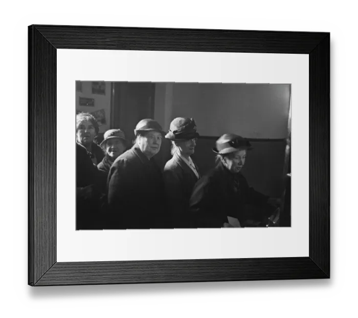 Framed Print : Life in the Lambeth Walk