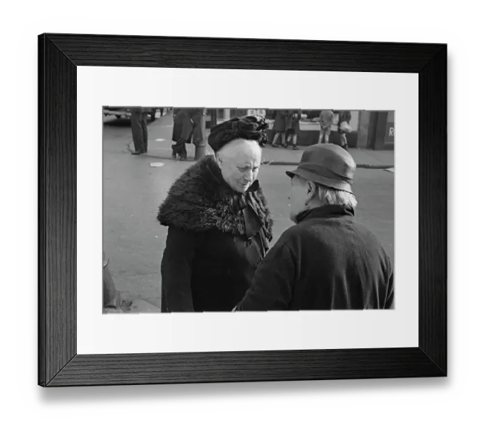 Framed Print : Life in the Lambeth Walk