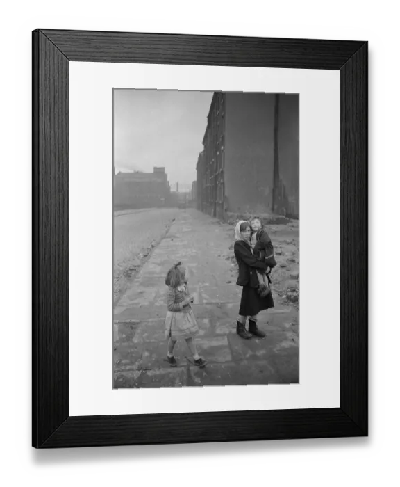Framed Print : Liverpool Slum Children Framed Print : Liverpool Slum Children