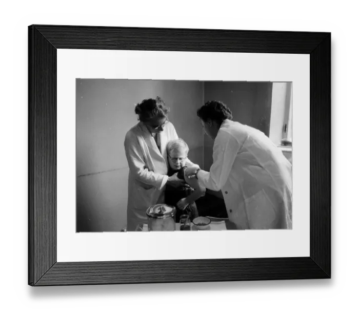 Framed Print : Polio Vaccination Framed Print : Polio Vaccination