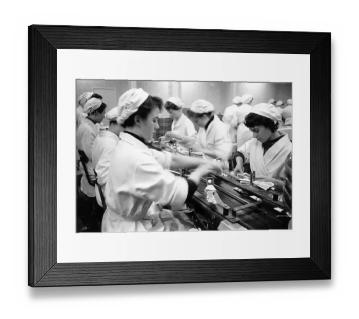 Framed Print : Gleem Workers