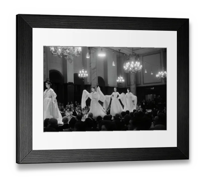 Framed Print : Dior Show In Glasgow Framed Print : Dior Show In Glasgow