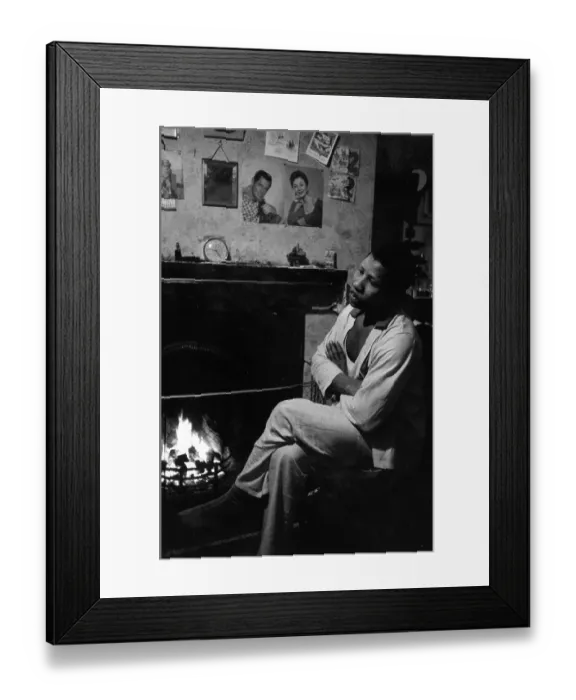 Framed Print : Keeping Warm Framed Print : Keeping Warm