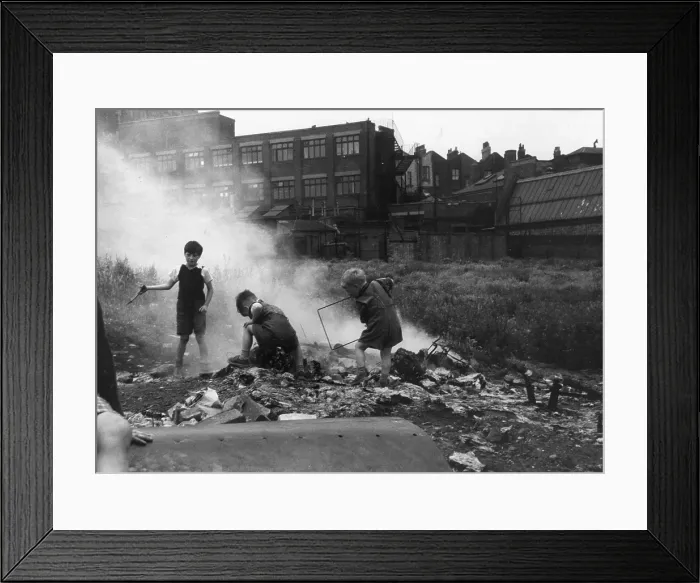 Framed Print : London Playground Framed Print : London Playground