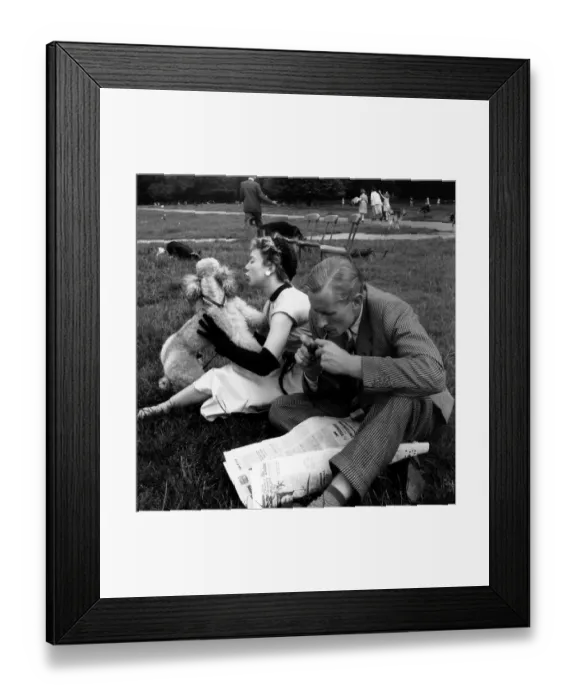 Framed Print : Park Couple Framed Print : Park Couple