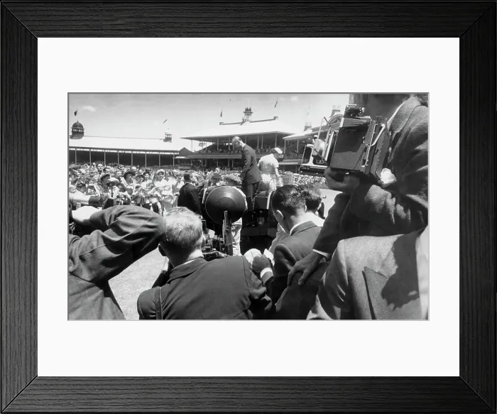 Framed Print : Queen In Sydney Framed Print : Queen In Sydney