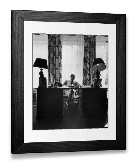 Framed Print : Douglas Fairbanks Jnr Framed Print : Douglas Fairbanks Jnr