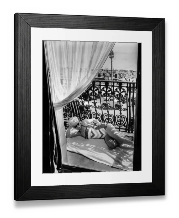 Framed Print : Ice Girl. 13th September 1952: Gloria Nord, star of Tom Arnold's Ice Circus at Brighton Framed Print : Ice Girl. 13th September 1952: Gloria Nord, star of Tom Arnold's Ice Circus at Brighton
