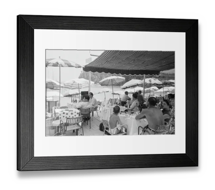 Framed Print : Portofino. Holidaymakers on Paraggi Beach near the tourist resort of Portofino Framed Print : Portofino. Holidaymakers on Paraggi Beach near the tourist resort of Portofino