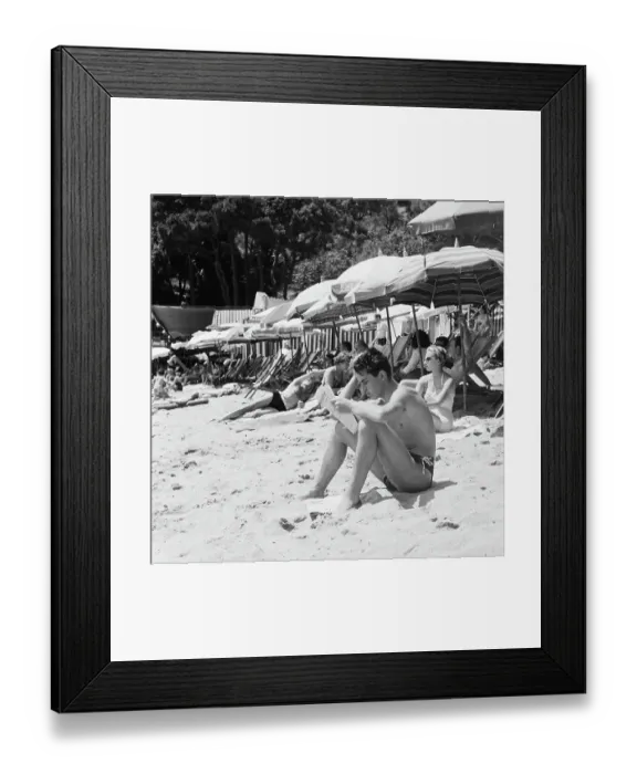 Framed Print : Portofino. Holidaymakers on Paraggi Beach near the tourist resort of Portofino Framed Print : Portofino. Holidaymakers on Paraggi Beach near the tourist resort of Portofino