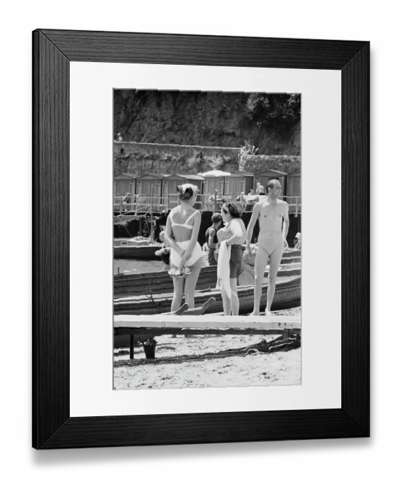 Framed Print : Portofino. Holidaymakers on Paraggi Beach near the tourist resort of Portofino Framed Print : Portofino. Holidaymakers on Paraggi Beach near the tourist resort of Portofino