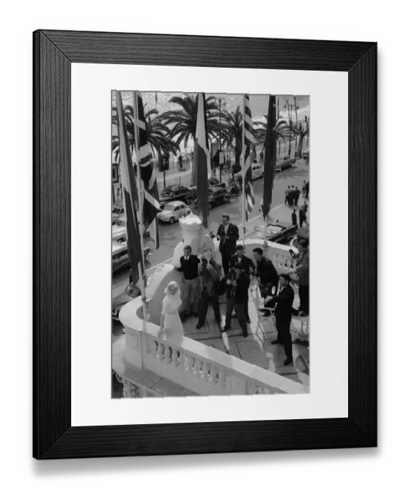 Framed Print : Diana Dors Framed Print : Diana Dors