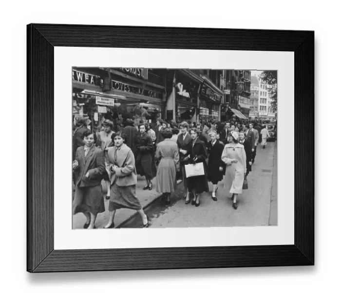 Framed Print : Lunchtime Shoppers Framed Print : Lunchtime Shoppers