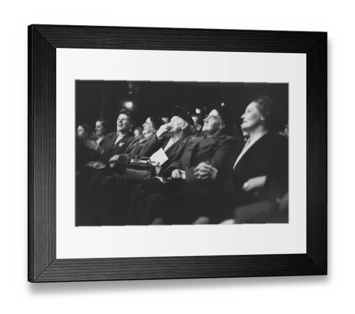 Framed Print : Gracie Fields Audience Framed Print : Gracie Fields Audience