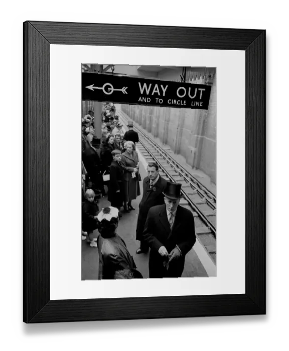 Framed Print : Crowds Using Trains To Attend Coronation, 1953 Framed Print : Crowds Using Trains To Attend Coronation, 1953