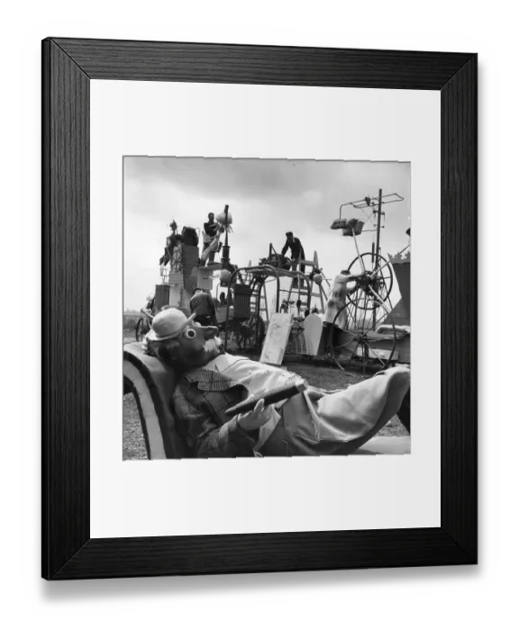 Framed Print : Niggler And Fidgetter Framed Print : Niggler And Fidgetter